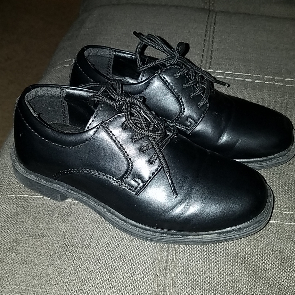 Boys Youth 11 black dress shoes